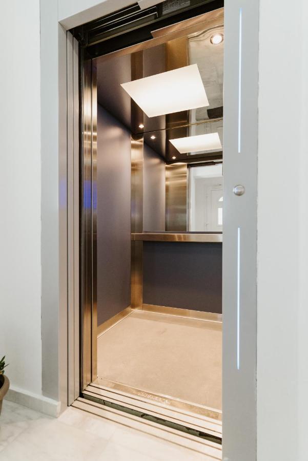 Blue And White Luxury Suites Nea Kallikrateia Esterno foto