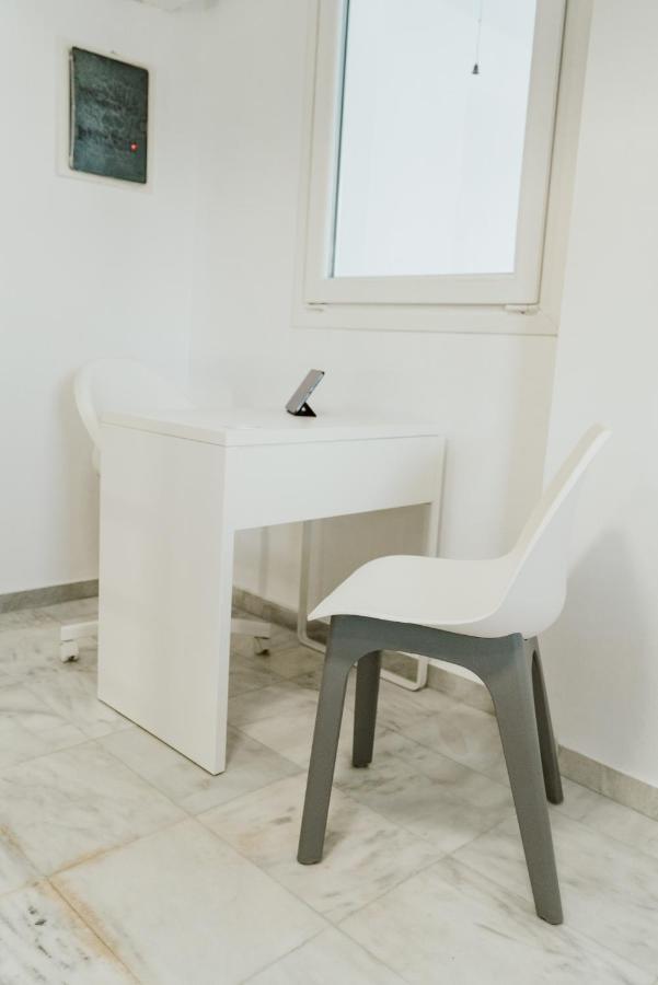 Blue And White Luxury Suites Nea Kallikrateia Esterno foto