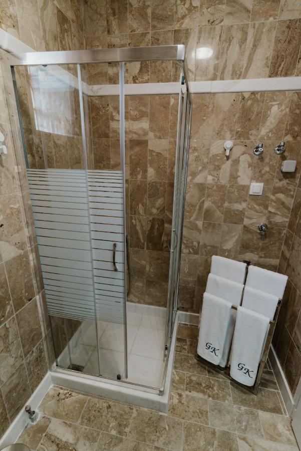 Blue And White Luxury Suites Nea Kallikrateia Esterno foto