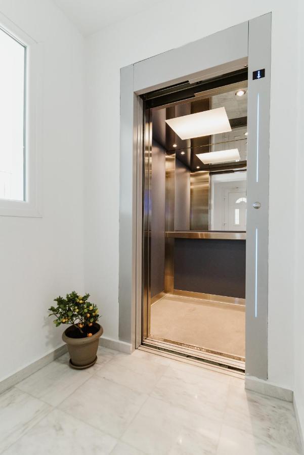 Blue And White Luxury Suites Nea Kallikrateia Esterno foto