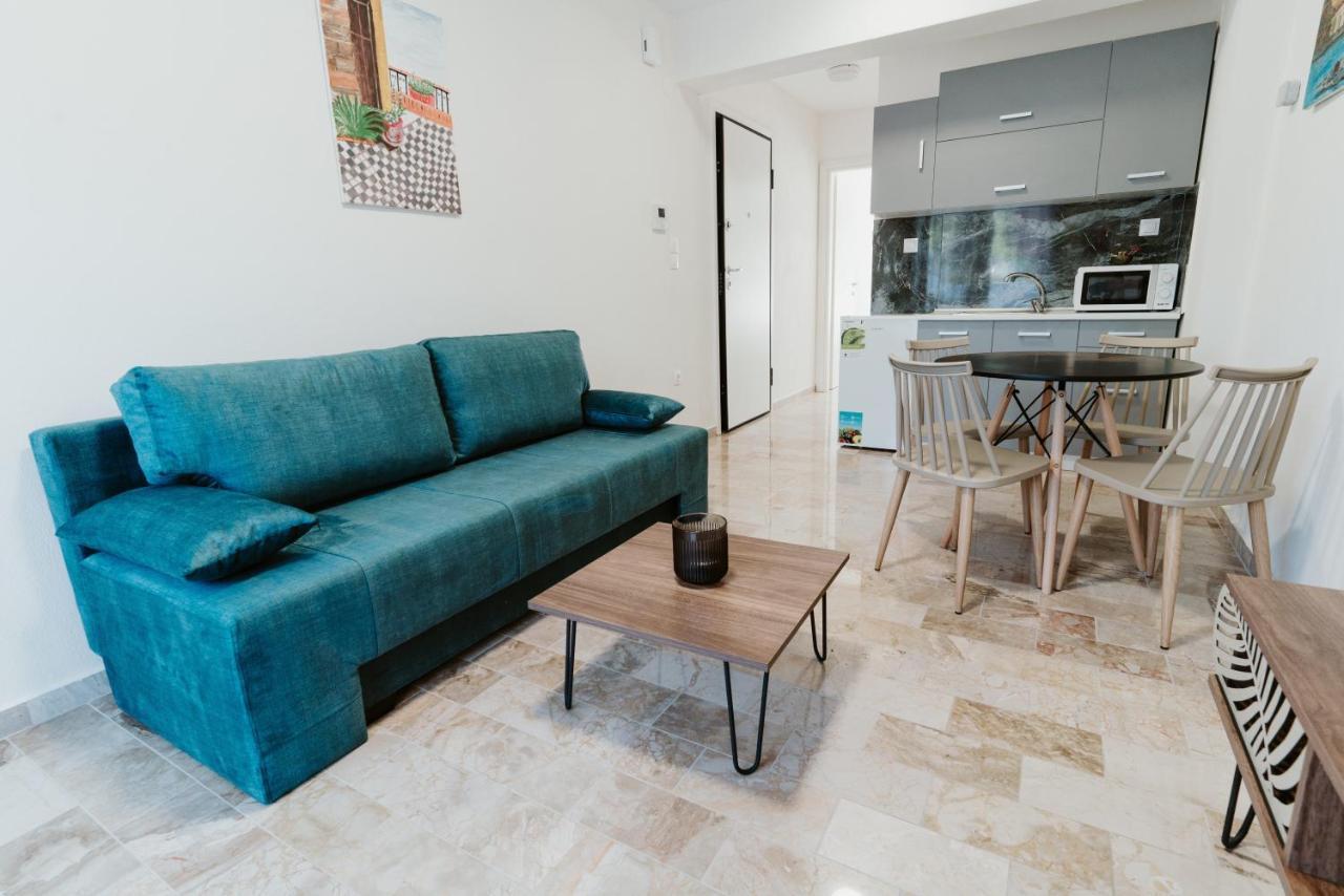Blue And White Luxury Suites Nea Kallikrateia Esterno foto