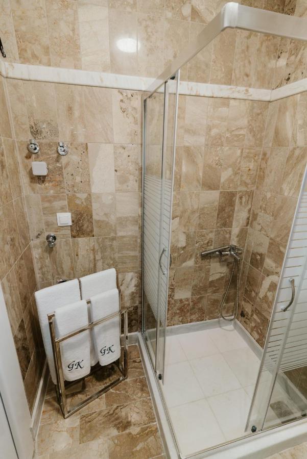 Blue And White Luxury Suites Nea Kallikrateia Esterno foto